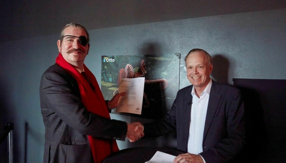 Bitcoinmilliardæren Niklas Nikolajsen von Karlshof giver blæksprutten Otto 560.000 kroner.