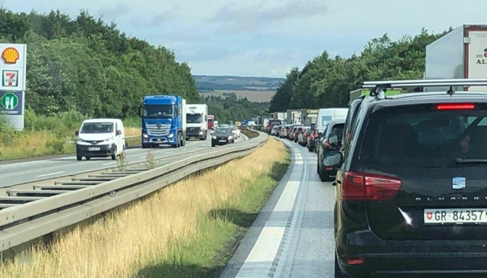 Trafikken stå stille på Østjyske Motorvej fra Horsens mod Aarhus ved Skanderborg S.