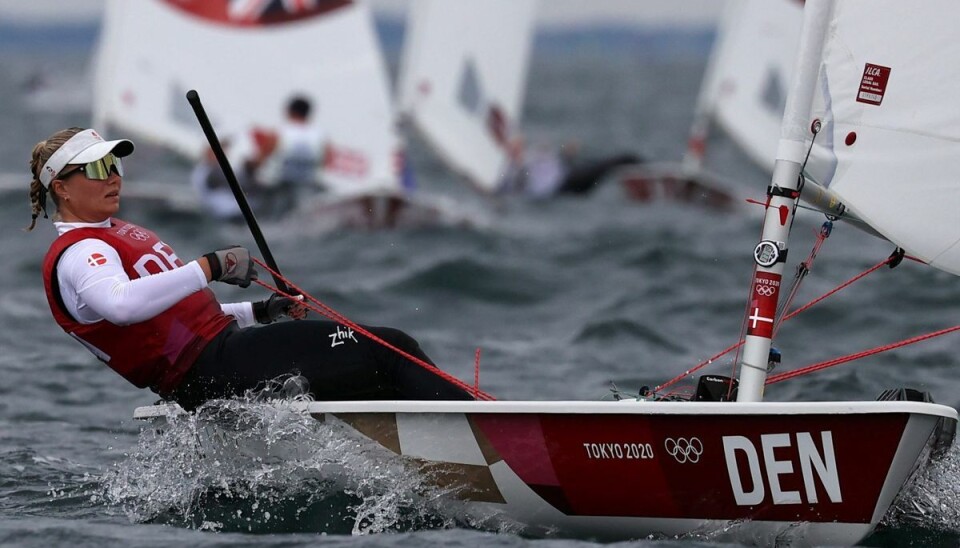 Anne-Marie Rindom har et forspring på 12 point til nummer to med fire almindelige sejladser og en finalesejlads tilbage. Anne-Marie Rindom har et forspring på 12 point til nummer to med fire almindelige sejladser og en finalesejlads tilbage.