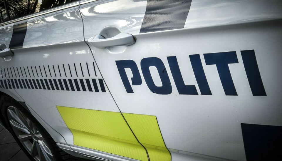 Flere politibetjente fik sig noget af et møgfald fra en 48-årig mand fra Næstved. Foto: Kim Haugaard