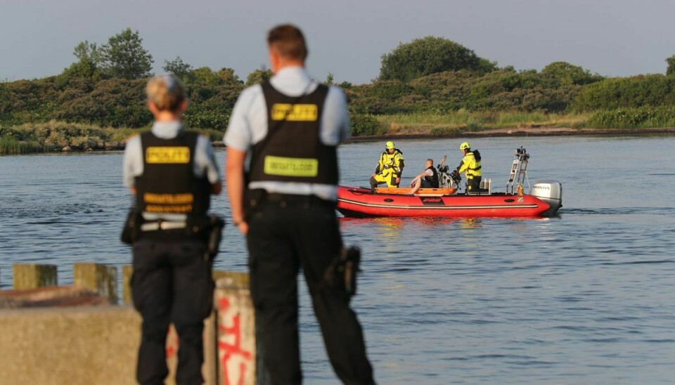 Politiet hentede ham på sin båd, kort efter de ankom. Foto: presse-fotos.dk