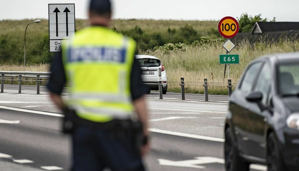 Endnu en dansk bil er blevet ramt af stenkast i Sverige.