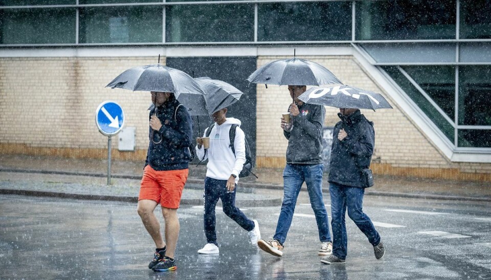 De vestlige egne får særdeles vådt vejr fredag. De vestlige egne får særdeles vådt vejr fredag.