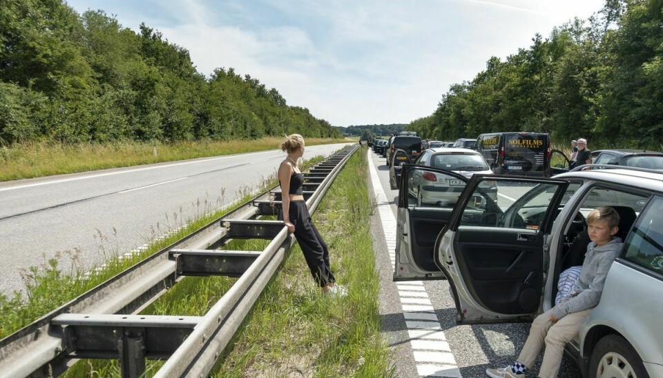 Vejdirektoratet opfordrer danskere, der rejser på ferie i den kommende tid, til at køre uden for de mest travle tidspunkter. Det er især lørdage fra 11-15 og søndag fra 12-16, der er mest travle.