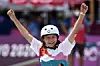 13-årige Momiji Nishiya er den første olympiske mester i street skateboard.