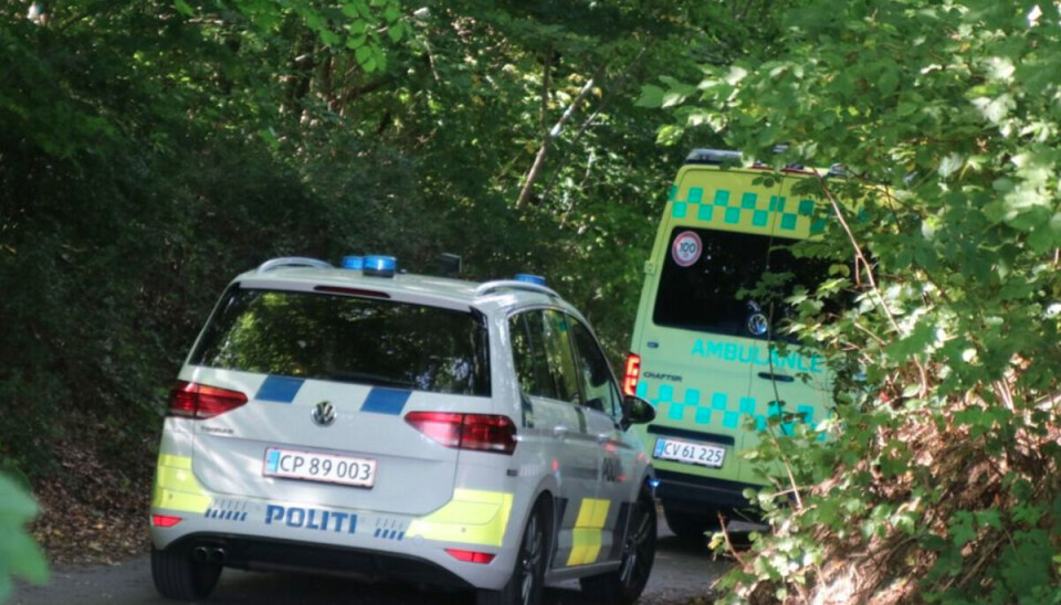 Den bevidstløse kvinde blev reddet op af åen. Den bevidstløse kvinde blev reddet op af åen.