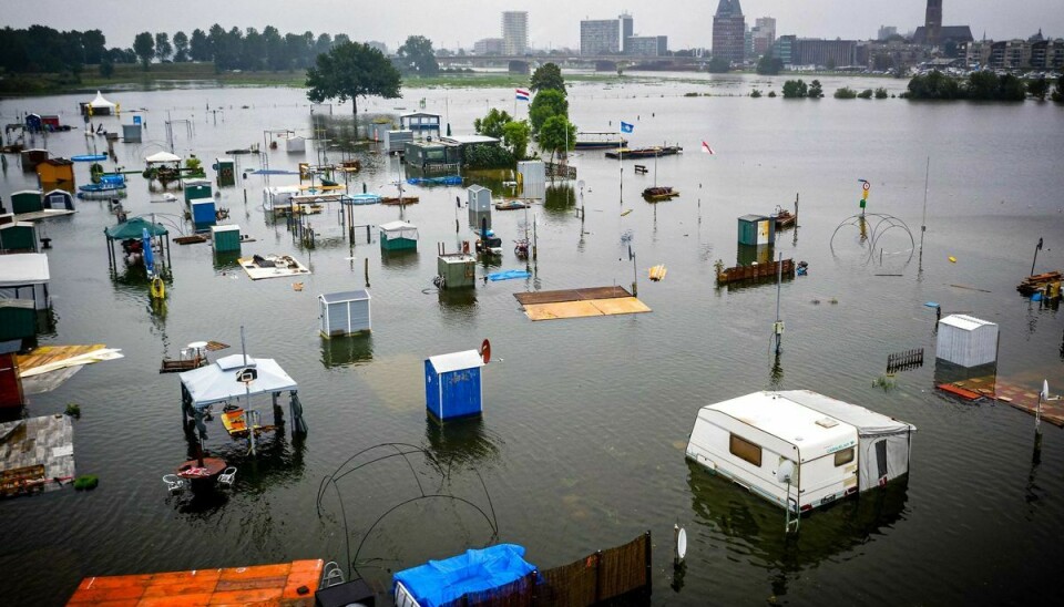 Også Holland er ramt af oversvømmelser efter den kraftige regn.