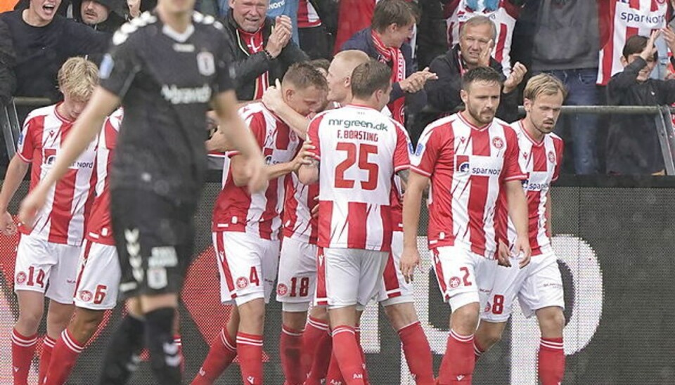 AaB vandt søndag 2-0 på hjemmebane over AGF. AaB vandt søndag 2-0 på hjemmebane over AGF.