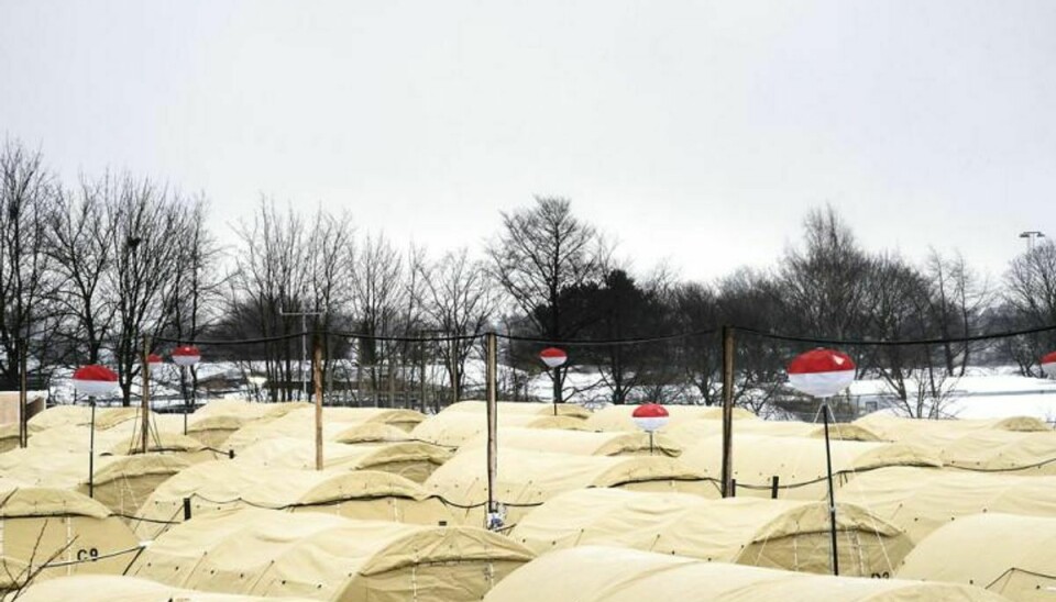 Flygtningelejr i Næstved fotograferet fredag den 8. januar 2015. Beredskabstyrelsen har måttet udvide sovepladserne med telte, så der er plads til 400 mere, end der har været plads til før. Foto: Mathias Løvgreen Bojesen/Scanpix
