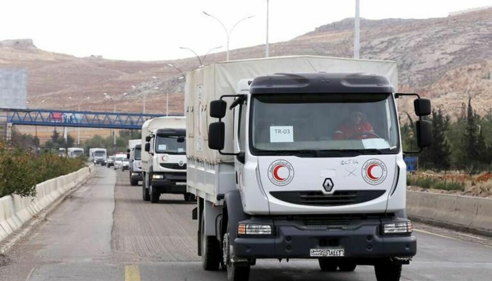 En FN-konvoj fik mandag adgang til at køre mad og andet nødhjælpsudstyr til den belejrede syriske by Madaya. Foto: LOUAI BESHARA/Scanpix