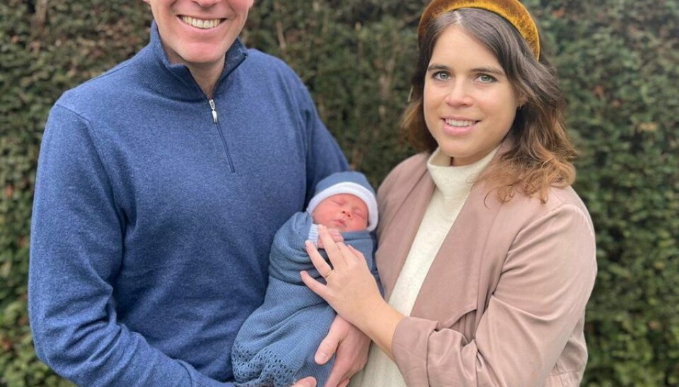 Sådan så det ud, da prinsesse Eugenie lige havde født hende og Jack Brooksbanks første barn. Foto: Princess Eugenie and Jack Brooksbank/PA Wire/Handout via REUTERS/Scanpix Sådan så det ud, da prinsesse Eugenie lige havde født hende og Jack Brooksbanks første barn. Foto: Princess Eugenie and Jack Brooksbank/PA Wire/Handout via REUTERS/Scanpix