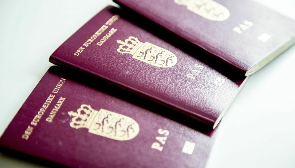 Stor efterspørgsel efter nye pas har tvunget Rigspolitiets leverandør af pas i knæ. Det betyder længere leveringstid end sædvanligt. (Genrefoto).