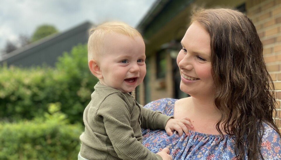 Det går ud over Marie Louise Duvals familie, at de skal køre langt for at finde børnepasning. Det går ud over Marie Louise Duvals familie, at de skal køre langt for at finde børnepasning.