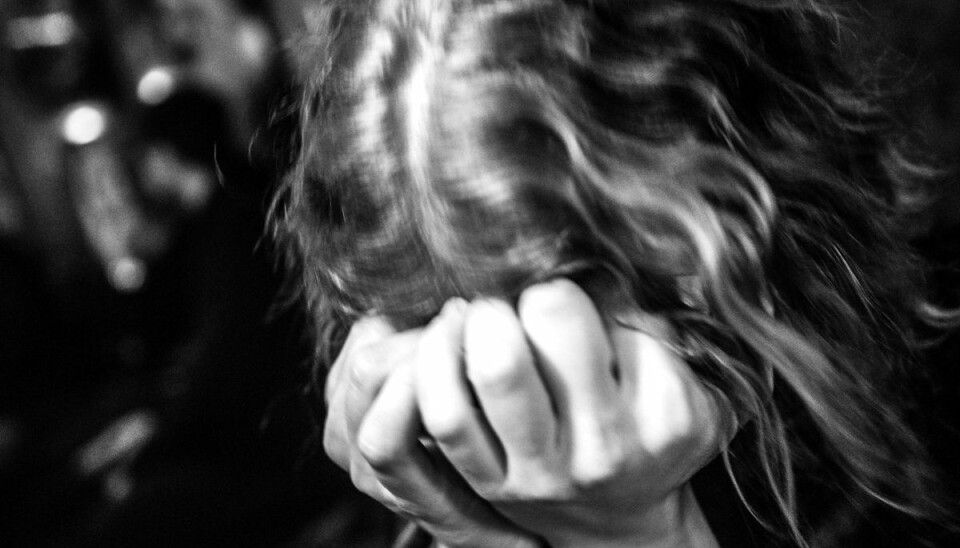 En 14-årige pige blev ifølge anklager holdt som sexslave af en 21-årig mand. En 14-årige pige blev ifølge anklager holdt som sexslave af en 21-årig mand.