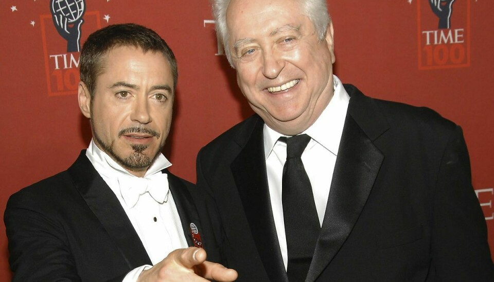 Robert Downey Sr. (th.) - far til Robert Downey Jr.(tv) - er død.