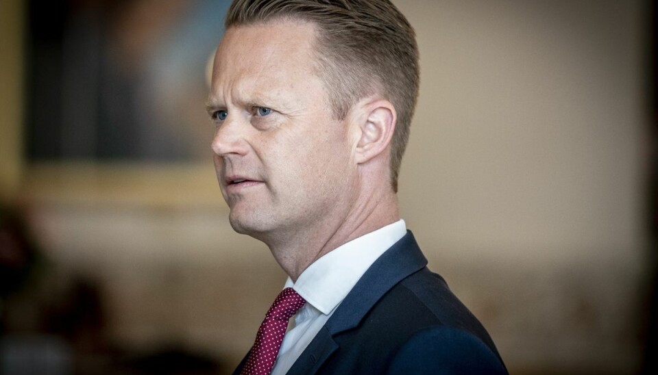 Udenrigsminister Jeppe Kofod (S) har været i dialog med den britiske udenrigsminister, Dominic Raab, for at kunne få tilrejsende danske fans ind til onsdagens EM-semifinale på Wembley i London, men briterne har konsekvent afvist. Udenrigsminister Jeppe Kofod (S) har været i dialog med den britiske udenrigsminister, Dominic Raab, for at kunne få tilrejsende danske fans ind til onsdagens EM-semifinale på Wembley i London, men briterne har konsekvent afvist.