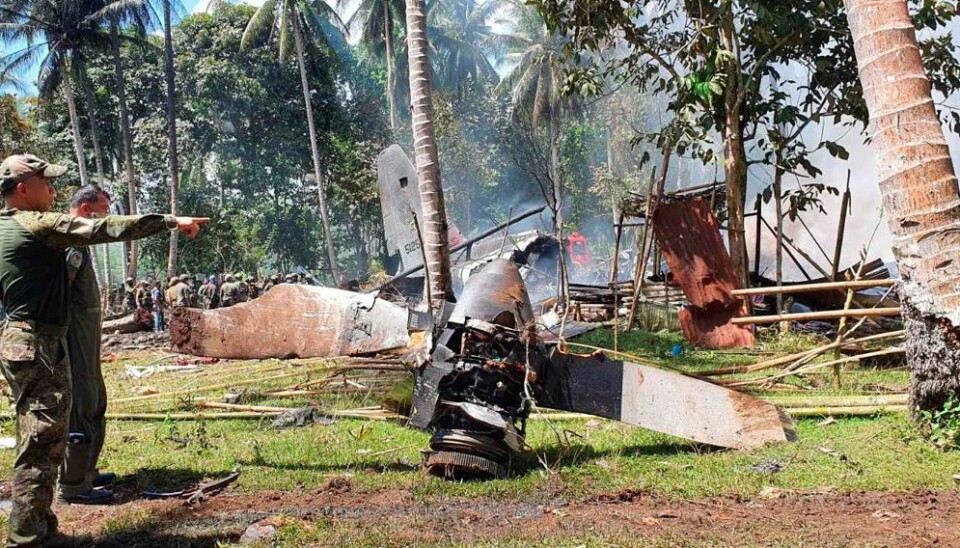 Oprydningsarbejdet efter ulykken har resulteret i flere fund af døde filippinske tropper. Foto: Armed Forces Of The Philippines/Reuters/Ritzau Scanpix