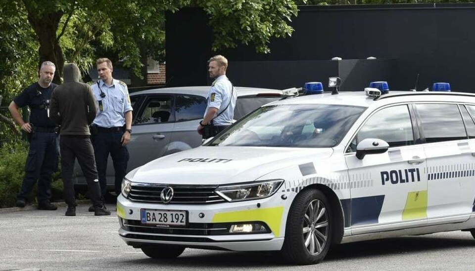 Tre blev anholdt efter en biljagt torsdag. .Foto: Øxenholt Foto Tre blev anholdt efter en biljagt torsdag. Foto: Øxenholt Foto.
