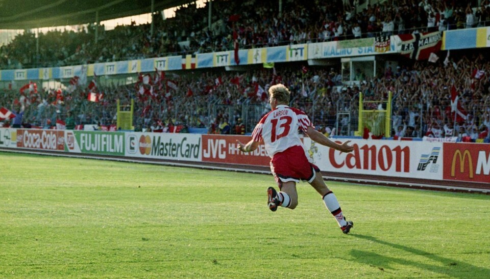 Henrik Larsen scorede for Danmark mod Frankrig i gruppespillet på vej mod EM-triumfen i 1992. (Arkivfoto)