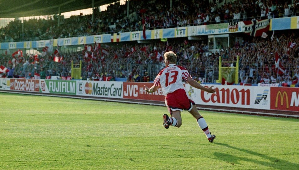 Henrik Larsen scorede for Danmark mod Frankrig i gruppespillet på vej mod EM-triumfen i 1992. (Arkivfoto) Henrik Larsen scorede for Danmark mod Frankrig i gruppespillet på vej mod EM-triumfen i 1992. (Arkivfoto)