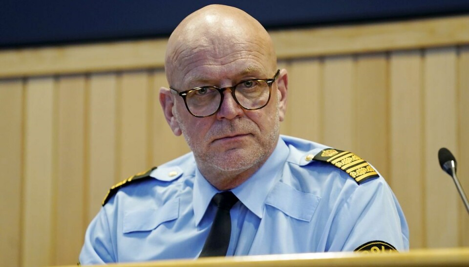 Svensk politi er på bar bund, efter at en betjent sent onsdag aften blev skuddræbt Svensk politi er på bar bund, efter at en betjent sent onsdag aften blev skuddræbt