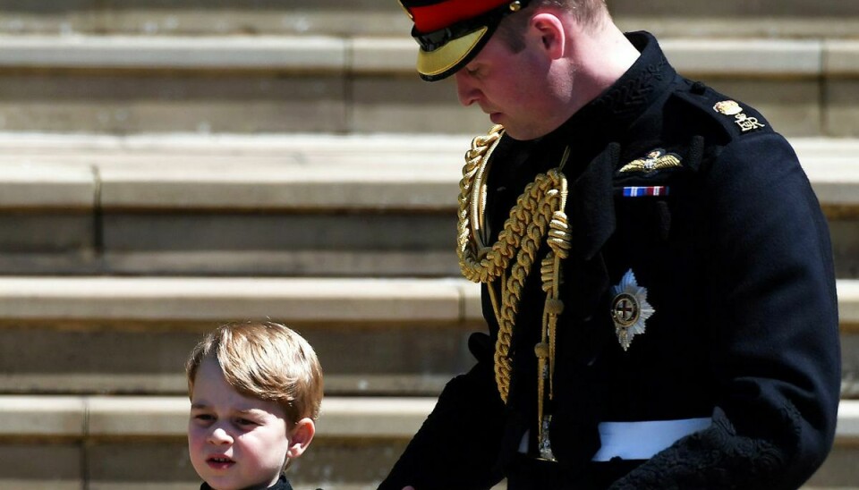 epa06749730 Britain's Prince William (R), Duke of Cambridge and his son Prins William ses her sammen med sin nu snart 8-årige søn, prins Georges, der en dag vil sætte sig på den britiske trone. Foto: Scanpix/NEIL HALL/Pool via REUTERS