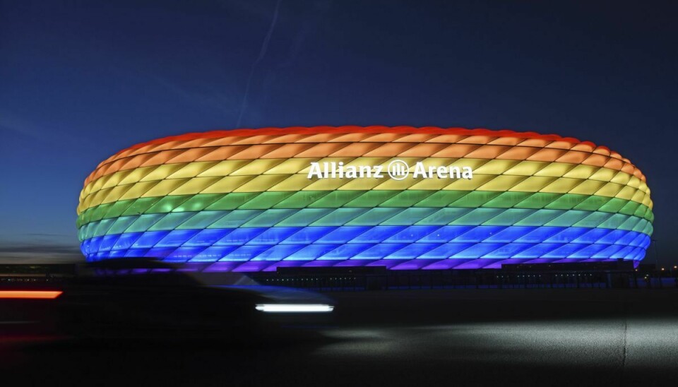 Allianz Arena skulle have været indhyllet i regnbuefarver i forbindelse med Tysklands kamp mod Ungarn, men det satte Uefa en stopper for. (Arkivfoto)