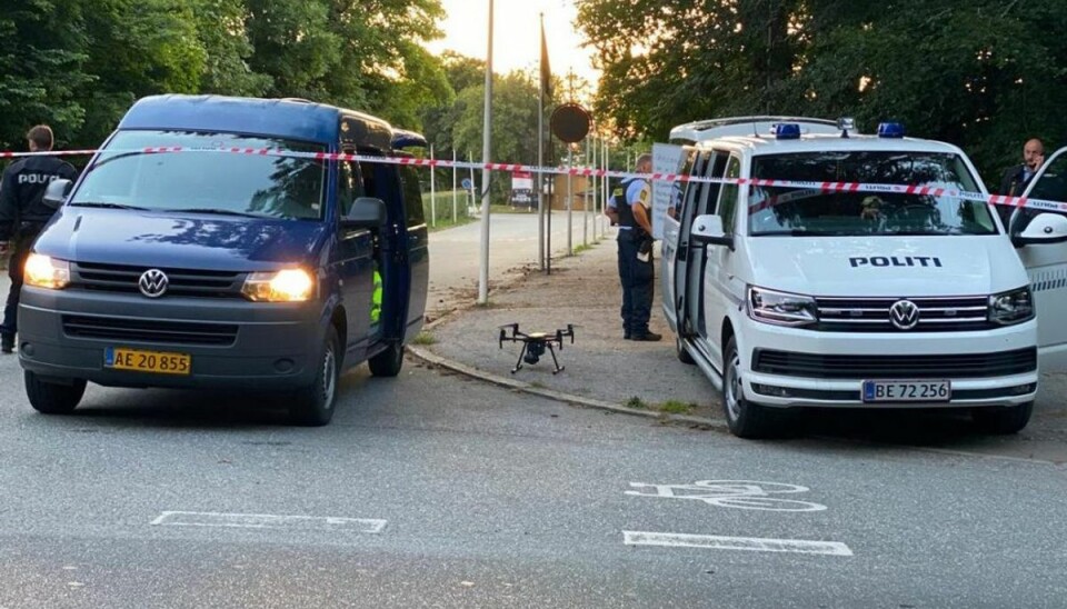 Eftersøgt i Aarhus-drab udleveret og fængslet Den 25-årige, der har været eftersøgt i forbindelse med en stor hashhandel, er blevet varetægtsfængslet. Foto: Øxenholt Foto