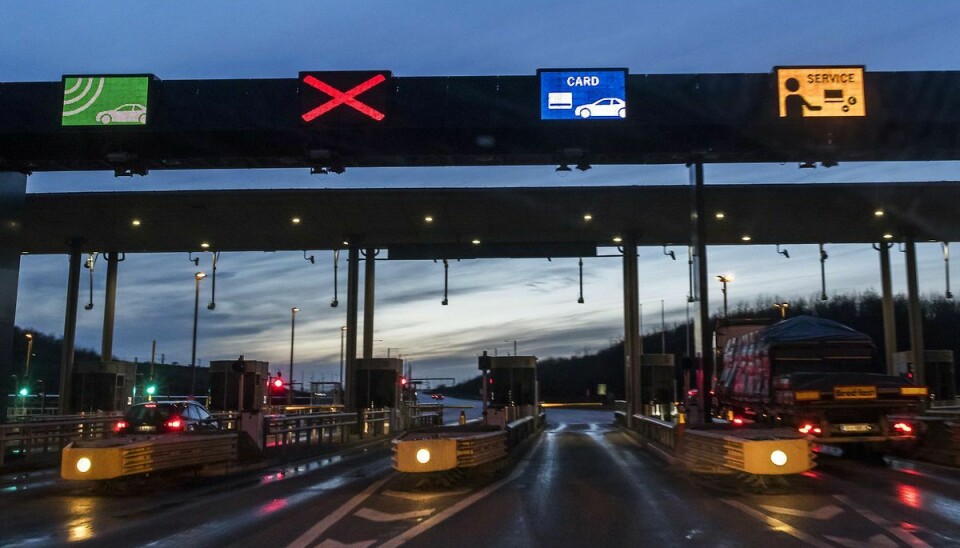 Flere danske bilister har oplevet stenkast på en svensk motorvej ved Ystad