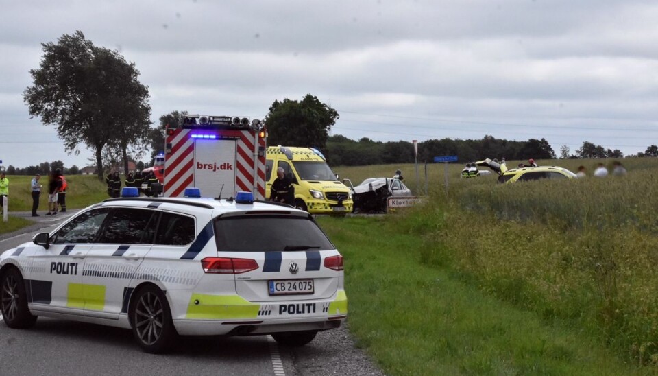 En enkelt person er kørt på skadestuen efter ulykken.