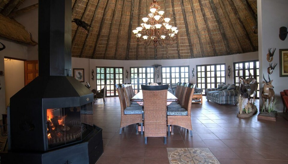 Det er i denne lodge i Sydafrika, at Kenni Jensen og gæsterne på Amakuli Safari bor. Foto: Amakulu Safari Det er i denne lodge i Sydafrika, at Kenni Jensen og gæsterne på Amakuli Safari bor. Foto: Amakulu Safari