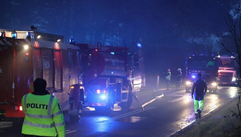 Det brænder i en lade ved en gårdejendom i Stenstrup på Fyn. KLIK VIDERE OG SE FLERE BILLEDER. Foto: Presse-fotos.dk Det brænder i en lade ved en gårdejendom i Stenstrup på Fyn. KLIK VIDERE OG SE FLERE BILLEDER. Foto: Presse-fotos.dk
