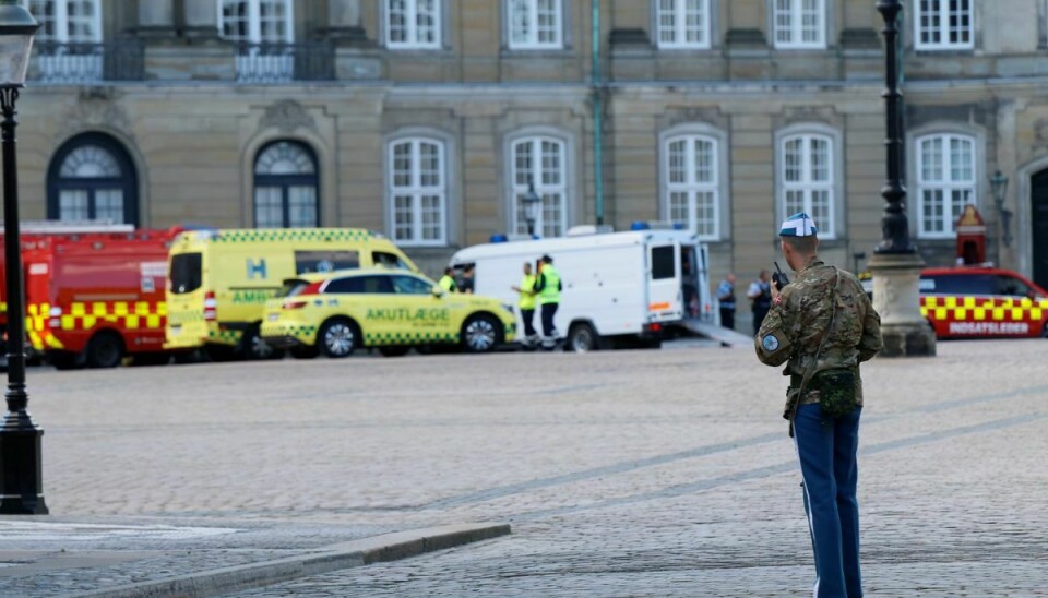 Det afspærrede område på Amalienborg er åbnet igen. Foto: presse-fotos.dk