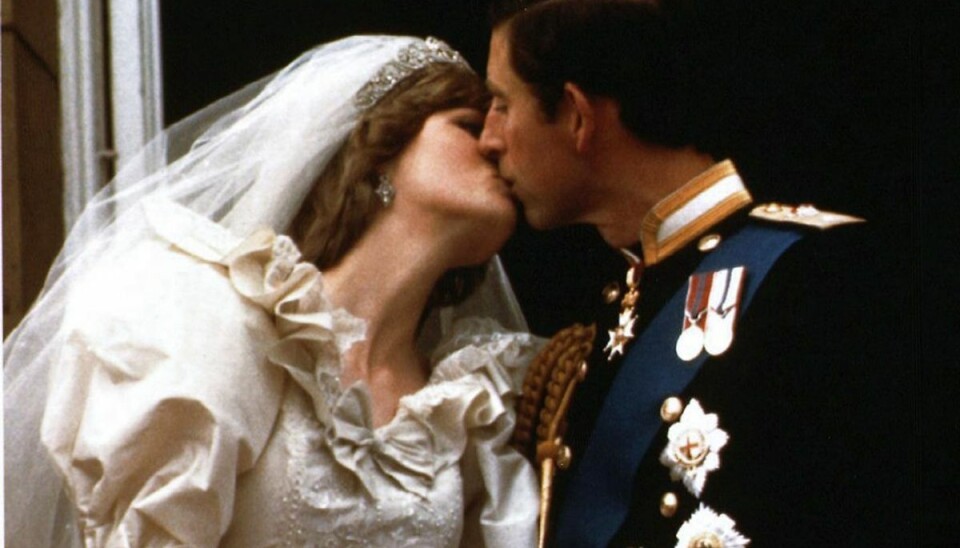 En veninde af prinsesse Diana afslører, hvad prins Charles chokerede med dagen før parrets bryllup. KLIK VIDERE OG SE MERE. Foto: REUTERS/stringer/FILES En veninde af prinsesse Diana afslører, hvad prins Charles chokerede med dagen før parrets bryllup. KLIK VIDERE OG SE MERE. Foto: REUTERS/stringer/FILES