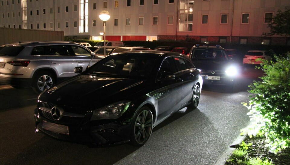 En Mercedes blev natten til søndag beslaglagt. Foto: Øxenholt foto.