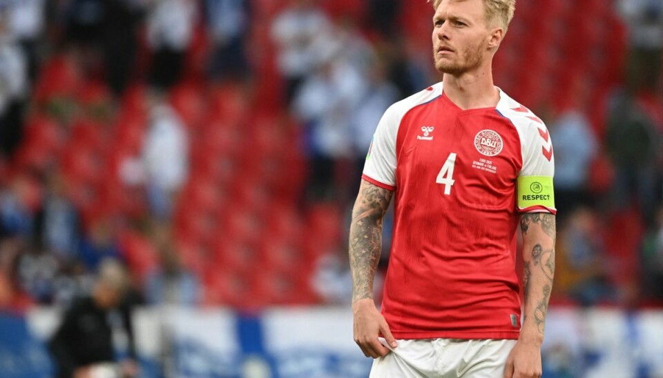 Simon Kjær kunne ikke fortsætte kampen mod Finland. Han udgik i anden halvleg, fordi han var for påvirket. Simon Kjær kunne ikke fortsætte kampen mod Finland. Han udgik i anden halvleg, fordi han var for påvirket.