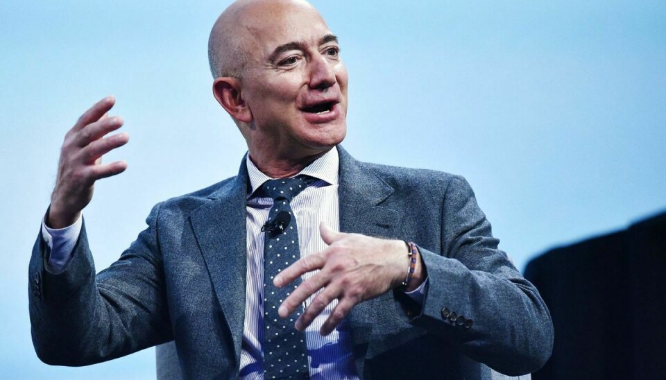 Der var én plads tilbage, og en auktion om en rumrejse sammen med Amazons stenrige stifter, Jeff Bezos, og hans bror er lørdag vundet af en ukendt person for 28 millioner dollar.