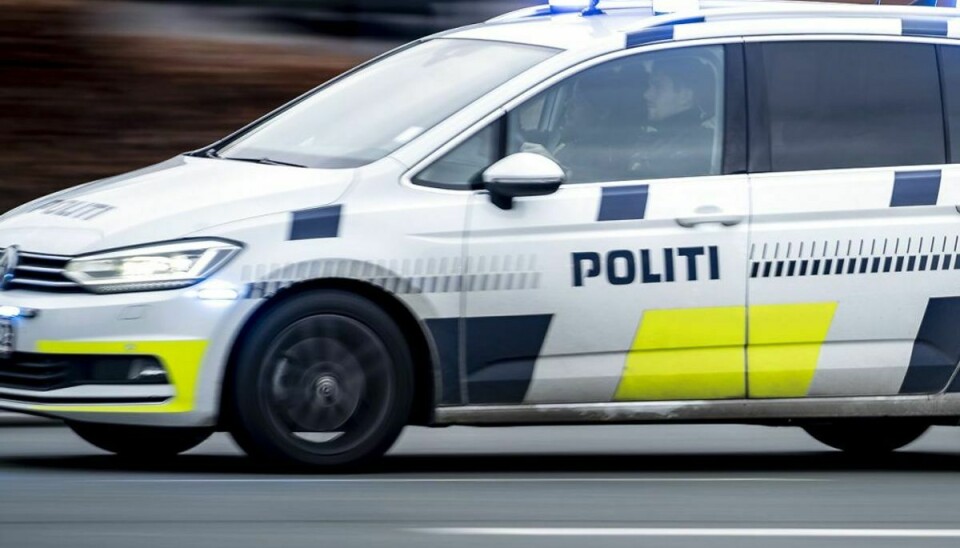 To unge mænd skød angiveligt fra en sølvfarvet bil. Foto: Mads Claus Rasmussen/Ritzau Scanpix