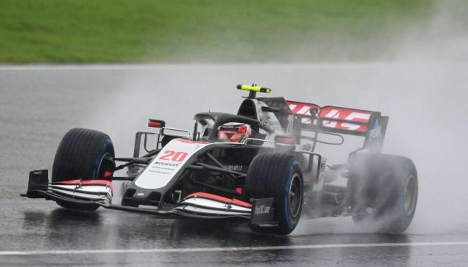 Kevin Magnussen og resten af Formel 1-feltet havde ekstremt vanskelige forhold at køre under til lørdagens kvalifikation i Istanbul. Foto: Ozan Kose/AFP