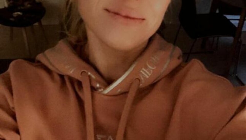 30-årige Marlene Louise Samsøe Jensen mener, at hun er blevet magnetisk efter vaccination mod coronavirus. Privatfoto 30-årige Marlene Louise Samsøe Jensen mener, at hun er blevet magnetisk efter vaccination mod coronavirus. Privatfoto