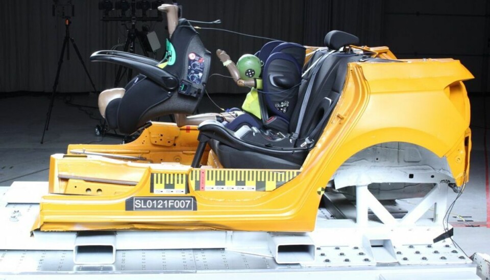 FDM dumper autostole efter fund af farlig kemi Ifølge FDM var der kun én stol, der fejlede, når det kom til sikkerheden. Foto: FDM.