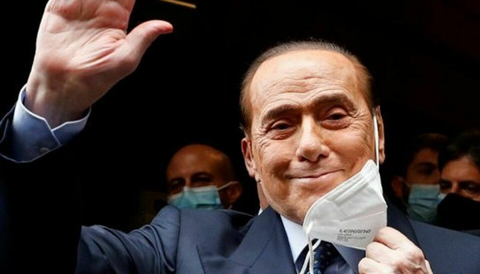 Den tidligere italienske premierminister Silvio Berlusconi er alvorligt syg og en retssag mod ham, hvor han er anklaget for at bestikke vidner, er midlertidigt suspenderet. Det meddeler en anklager i Milano onsdag ifølge Reuters. Foto: Yara Nardi/Reuters