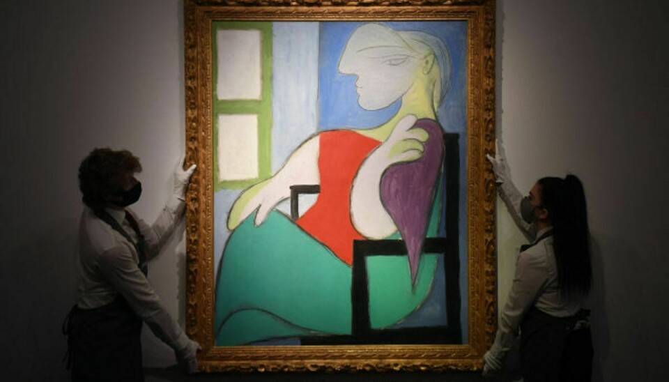 For femte gang er et maleri af Pablo Picasso blevet solgt for over 100 millioner dollar. Torsdag gik “Femme assise près d’une fenêtre (Marie-Thérèse)” for 103,4 millioner dollar på en auktion i New York City. Beløbet, der omfatter afgifter og kommission til auktionshuset, svarer til 636 millioner kroner. Foto: Daniel Leal-Olivas/AFP