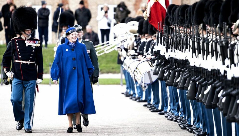 Hendes Majestæt Dronningen deltager og uddeler “Dronningens Ur” til en garder under Dronningeparade på Livgardens Kaserne i København, onsdag den 13. november 2019. Foto: Ida Guldbæk Arentsen/Ritzau Scanpix