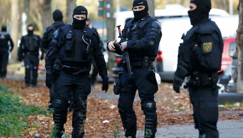 1640 betjente deltog i anholdelsesaktionen. Foto: Odd ANDERSEN / AFP