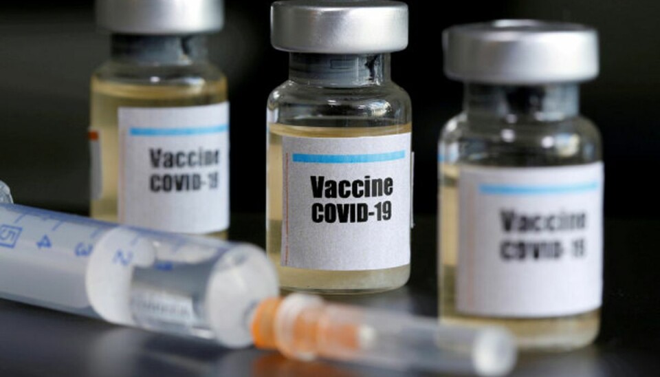 Gratis coronavaccine til alle lige på trapperne Mens både Sverige og Norge har fortalt om deres overvejelser, så har regeringen og sundhedsmyndighederne herhjemme til gode at indvie offentligheden i, hvilken strategi Danmark vil følge. (Arkivfoto) Foto: Dado Ruvic/Reuters