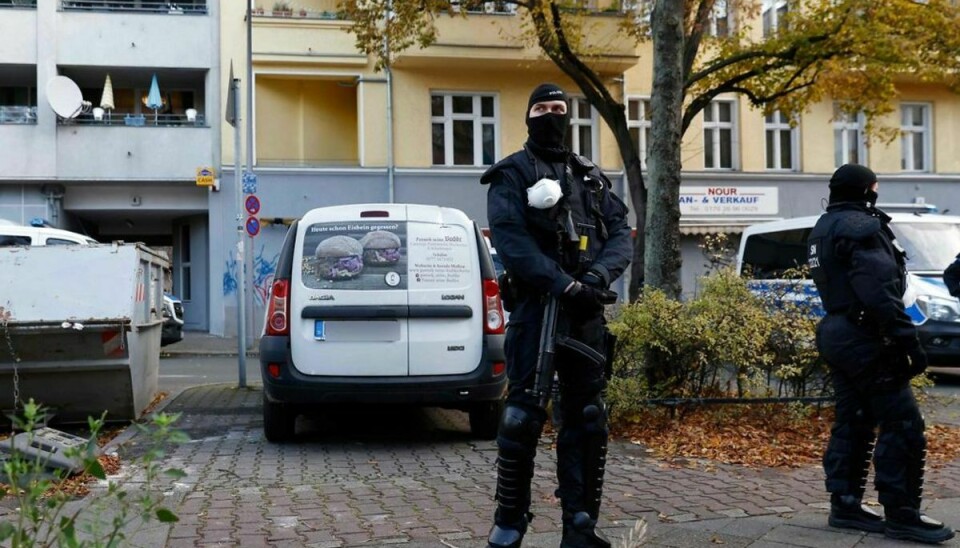 Tysk politi har de seneste dage foretaget ransagninger på 18 adresser i Berlin og fortsætter. KLIK VIDERE OG SE FLERE BILLEDER. Foto: Odd ANDERSEN / AFP