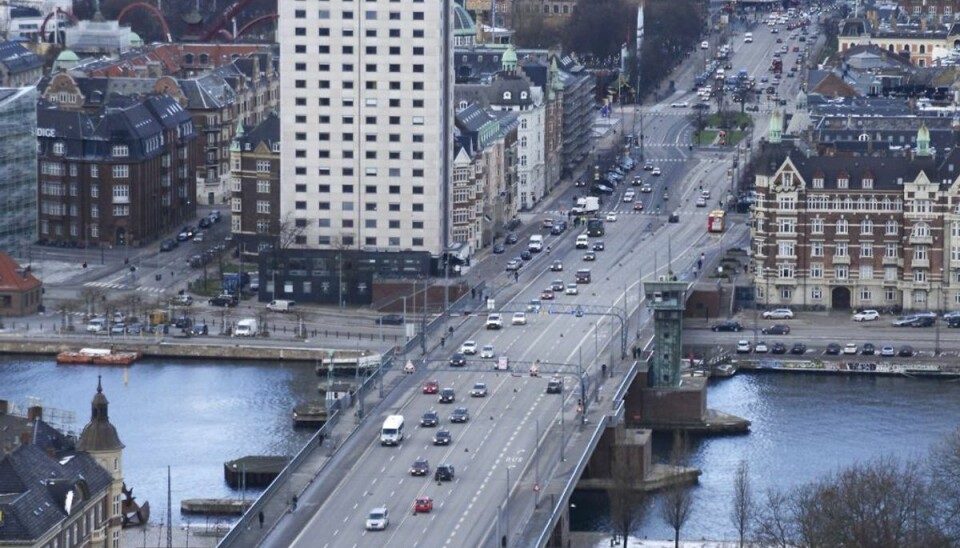 Snuppet med 109 km/t hen over Langebro Det var her på Langebro, der forbinder Amager med resten af København, den fartglade bilist blev snuppet. Arkivfoto: Scanpix.