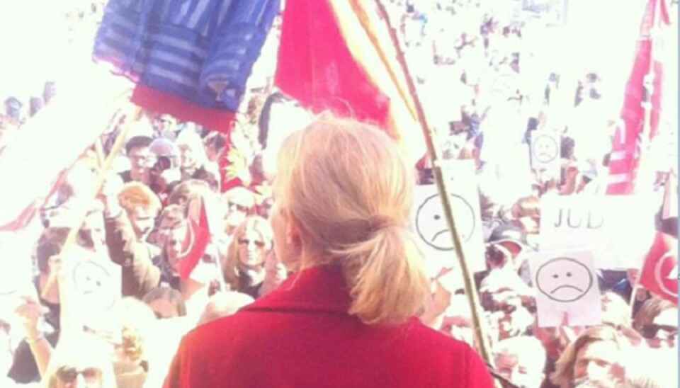 Dette syn mødte daværende statsminister Helle Thorning-Schmidt i 2013 under hendes 1. maj-tale i Aarhus. Hun var ikke ligefrem populær blandt lærerne. 67.000 var lockoutet. Foto: Jørgen Rosengren.