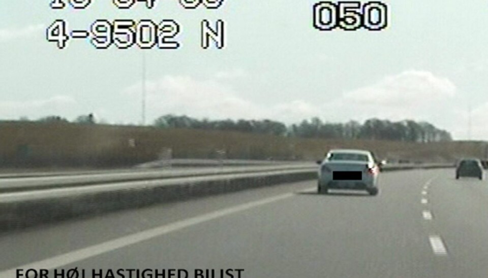 Vanvittige bilister giver politiet grå hår på hovedet